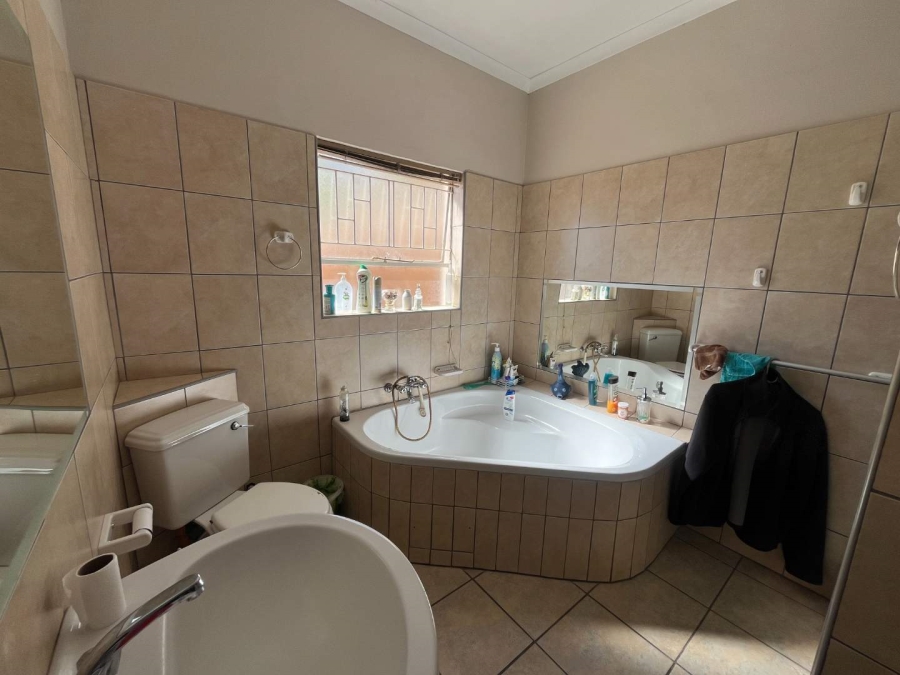 4 Bedroom Property for Sale in Keidebees Northern Cape